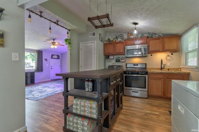 2530 S Saint James Boulevard, Evansville, IN 47714
