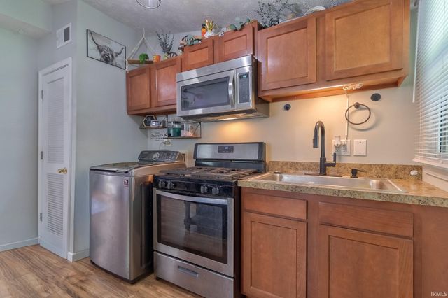 2530 S Saint James Boulevard, Evansville, IN 47714