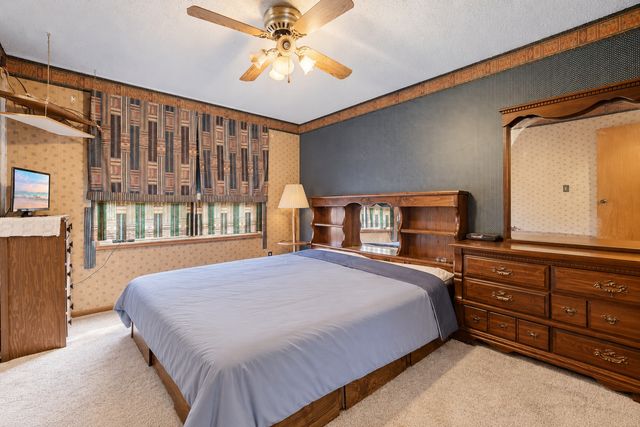 4272 Sun Cliff Road, Eagan, MN 55122