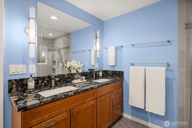 909 110th Avenue SE, Bellevue, WA 98004