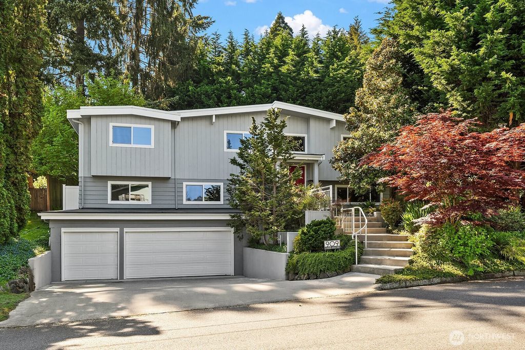 909 110th Avenue SE, Bellevue, WA 98004