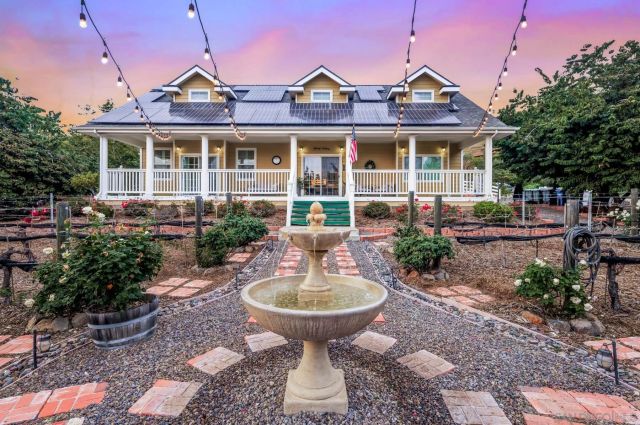 2035-41 Mango Glen, Vista, CA 92084