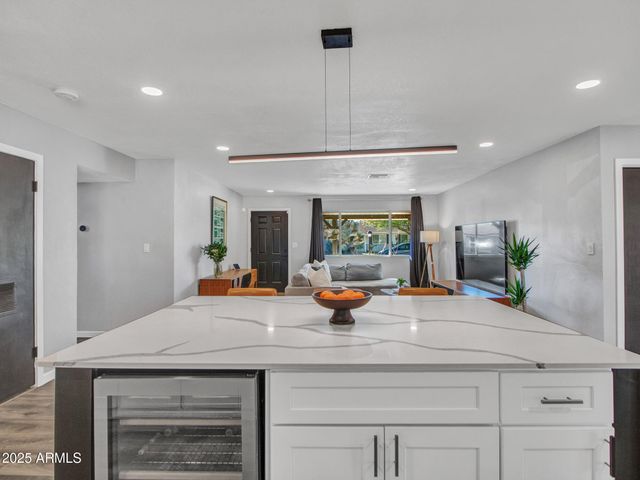 3010 E YUCCA Street, Phoenix, AZ 85028