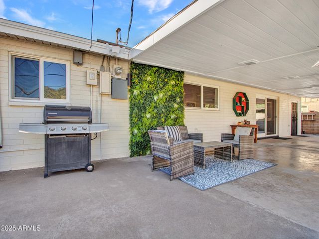 3010 E YUCCA Street, Phoenix, AZ 85028