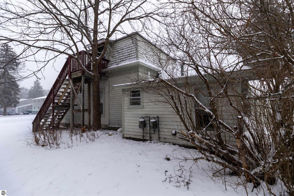 Image 4 of property listing at 628 Oak, Mt Pleasant, MI 48858