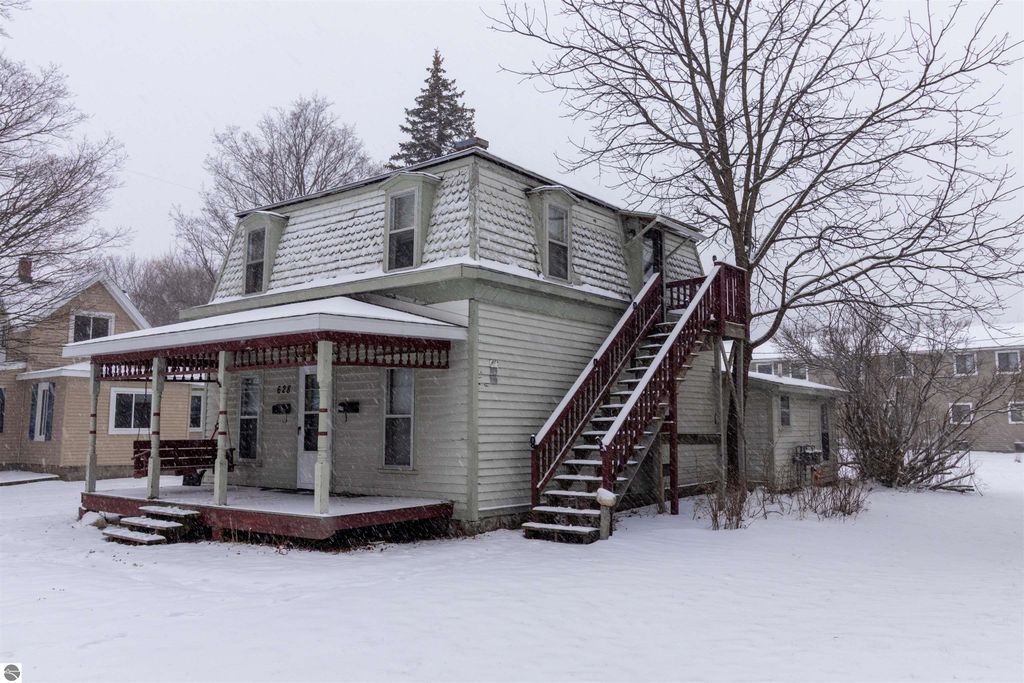 Image 5 of property listing at 628 Oak, Mt Pleasant, MI 48858