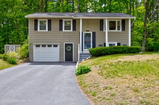 25 Lamplighter Lane Lane, Saratoga Springs, NY 12866