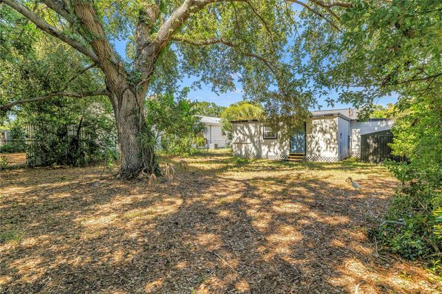 1537 39TH STREET S, St Petersburg, FL 33711