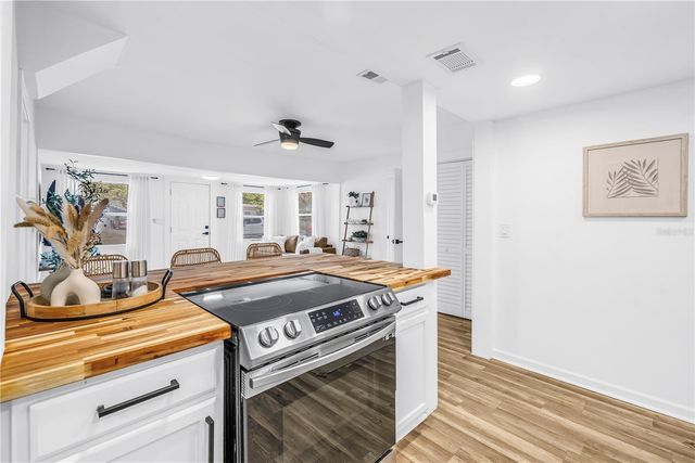1537 39TH STREET S, St Petersburg, FL 33711