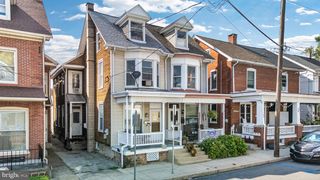 254 DUKE ST, Ephrata, PA 17522