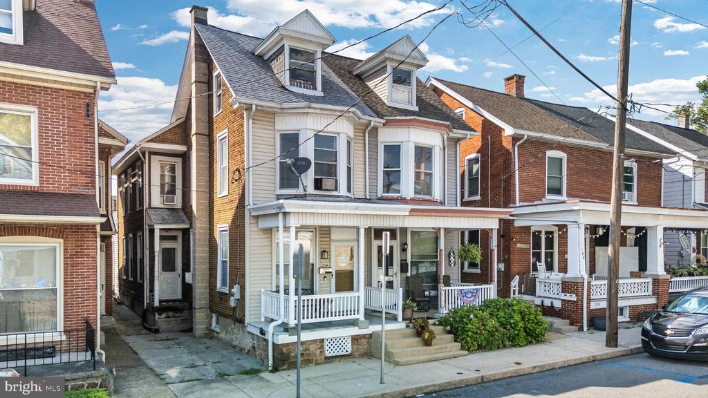 254 DUKE ST, Ephrata, PA 17522