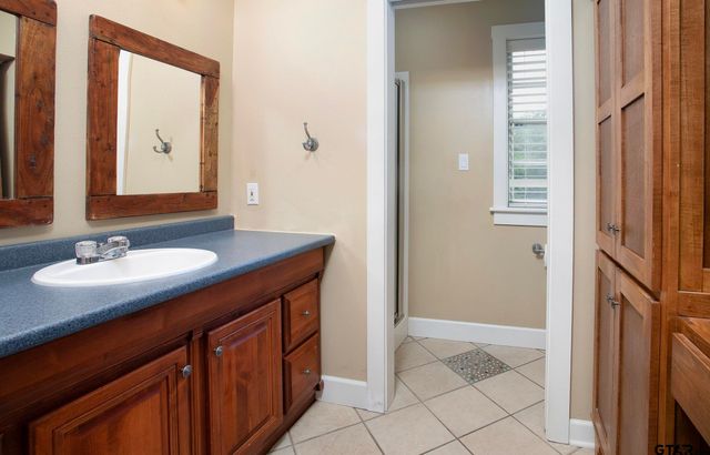 18722 Ridgeline Rd, Tyler, TX 75703