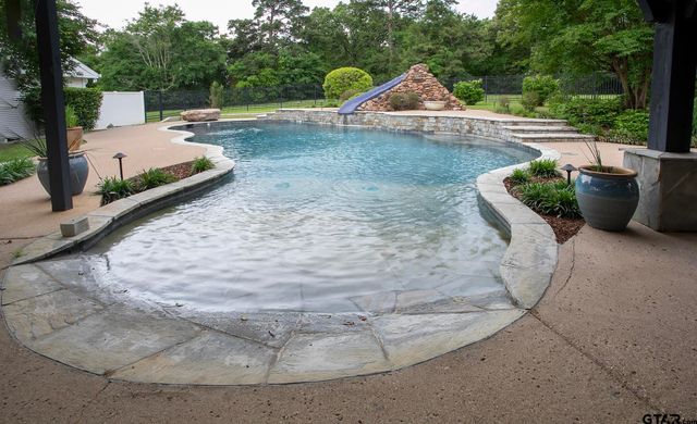 18722 Ridgeline Rd, Tyler, TX 75703