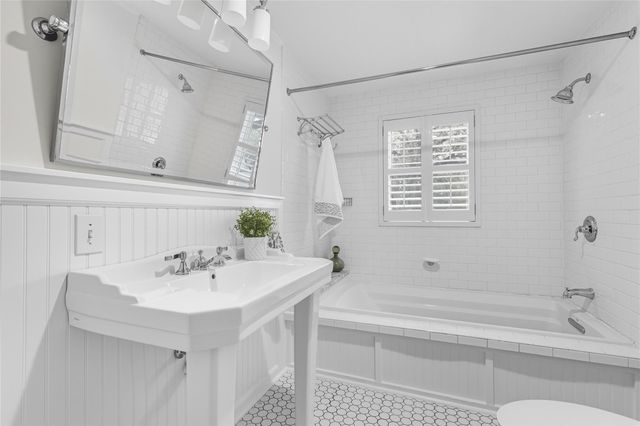 3003 Burleson RD, Austin, TX 78741