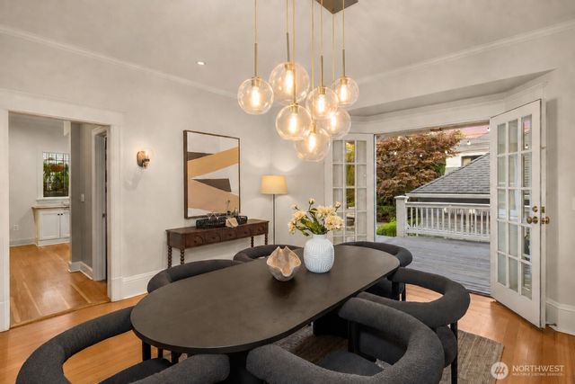 716 15th Avenue E, Seattle, WA 98112