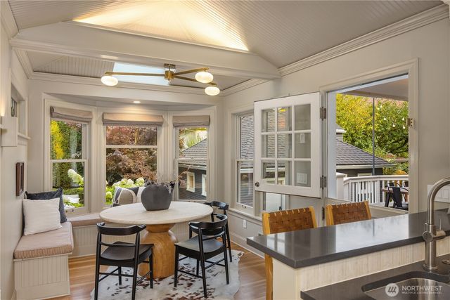716 15th Avenue E, Seattle, WA 98112