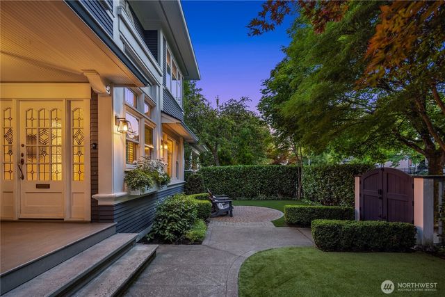 716 15th Avenue E, Seattle, WA 98112
