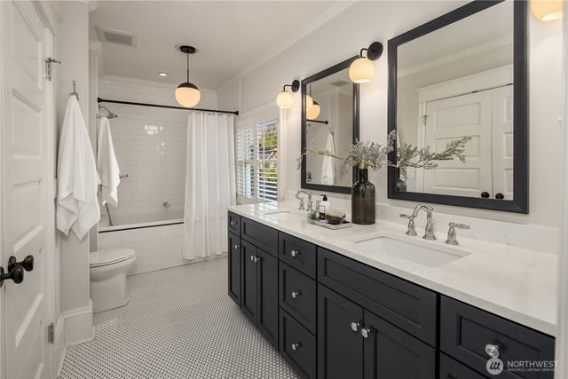 716 15th Avenue E, Seattle, WA 98112