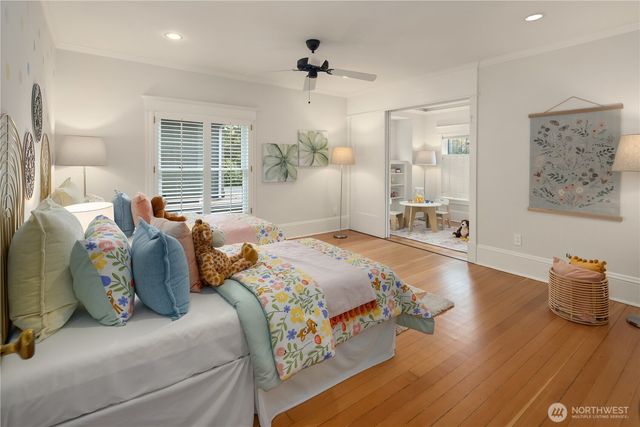 716 15th Avenue E, Seattle, WA 98112