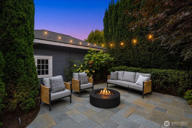 716 15th Avenue E, Seattle, WA 98112