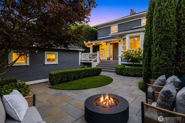 716 15th Avenue E, Seattle, WA 98112