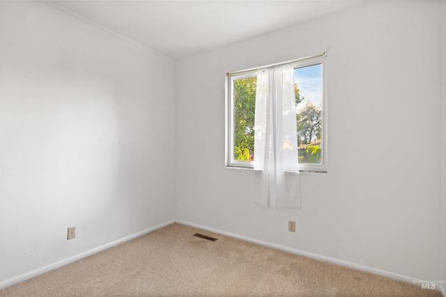 386 Crestview Dr, Twin Falls, ID 83301