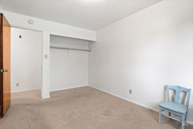 386 Crestview Dr, Twin Falls, ID 83301