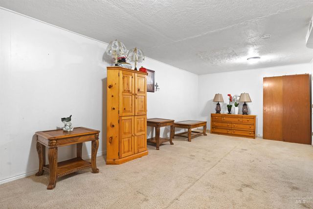 386 Crestview Dr, Twin Falls, ID 83301