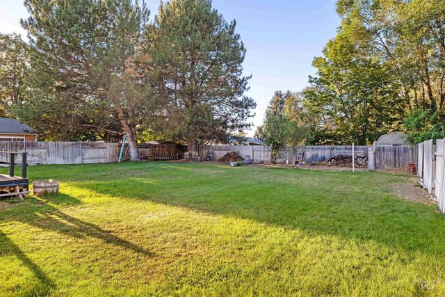 386 Crestview Dr, Twin Falls, ID 83301