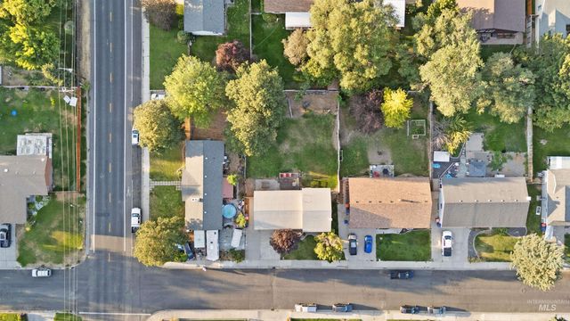 386 Crestview Dr, Twin Falls, ID 83301