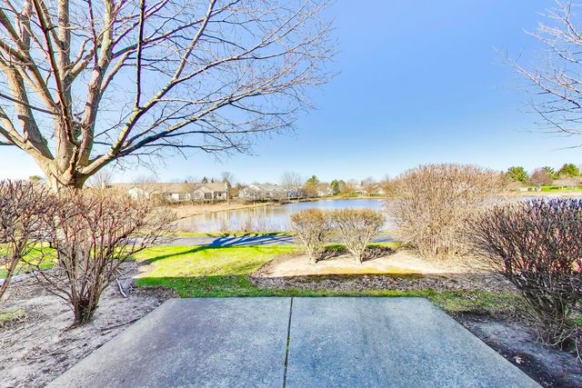 2392 Carillon Drive, Grayslake, IL 60030