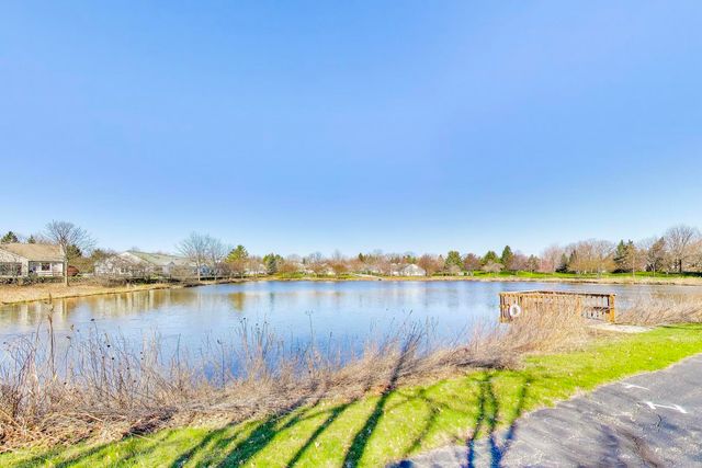 2392 Carillon Drive, Grayslake, IL 60030