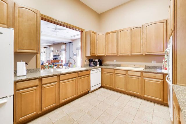 2392 Carillon Drive, Grayslake, IL 60030