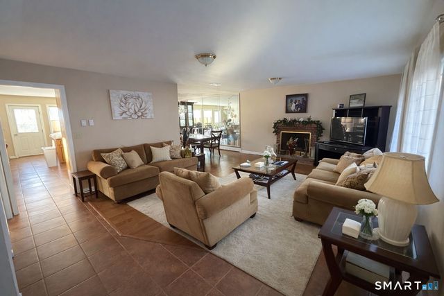 13 Hill Farm Road, Bloomfield, CT 06002