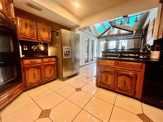 1826 Green Tree Lane, Duncanville, TX 75137