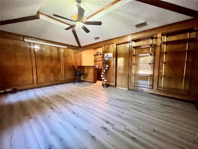 1826 Green Tree Lane, Duncanville, TX 75137