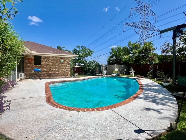1826 Green Tree Lane, Duncanville, TX 75137