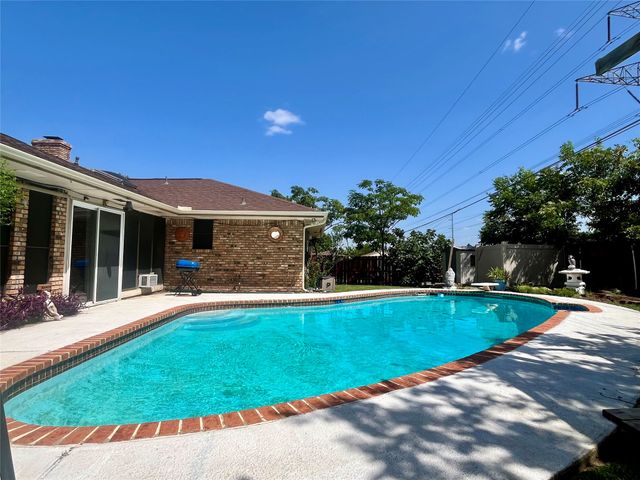 1826 Green Tree Lane, Duncanville, TX 75137