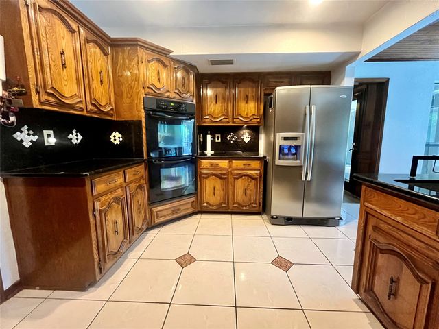 1826 Green Tree Lane, Duncanville, TX 75137