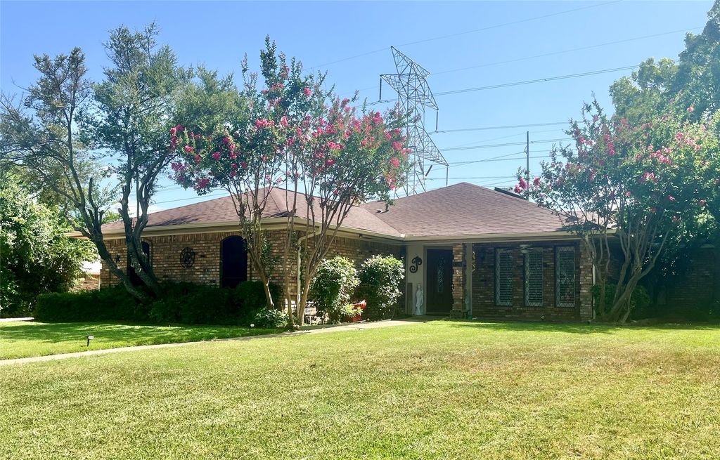 1826 Green Tree Lane, Duncanville, TX 75137