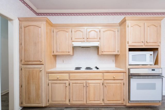 28 Saint John Pl, Maumelle, AR 72113