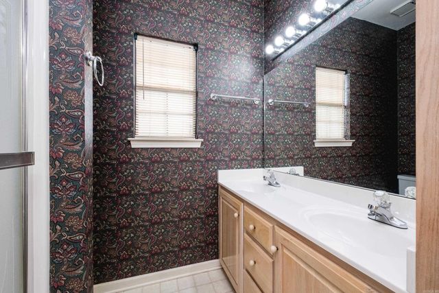 28 Saint John Pl, Maumelle, AR 72113