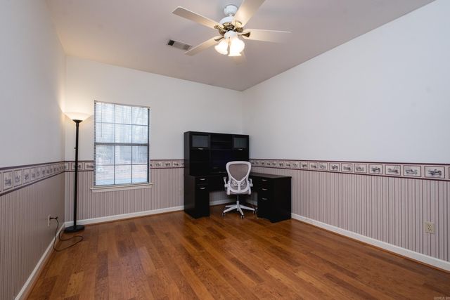 28 Saint John Pl, Maumelle, AR 72113