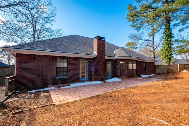 28 Saint John Pl, Maumelle, AR 72113