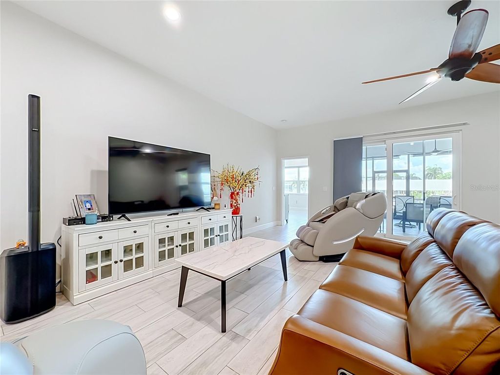 Image 24 of property listing at 6835 GEORGIA AVENUE, Bradenton, FL 34207