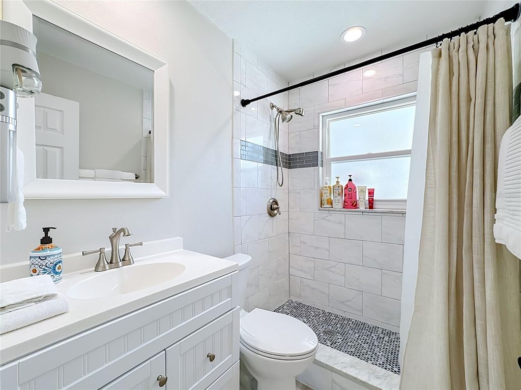 Image 44 of property listing at 6835 GEORGIA AVENUE, Bradenton, FL 34207