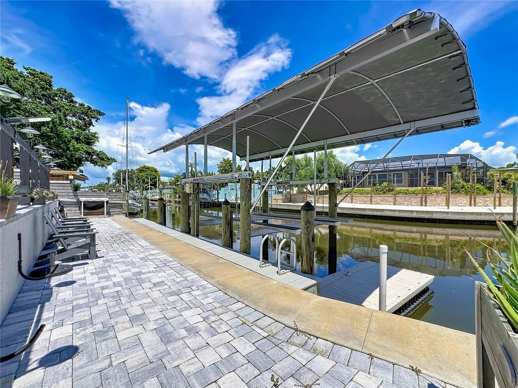Image 65 of property listing at 6835 GEORGIA AVENUE, Bradenton, FL 34207