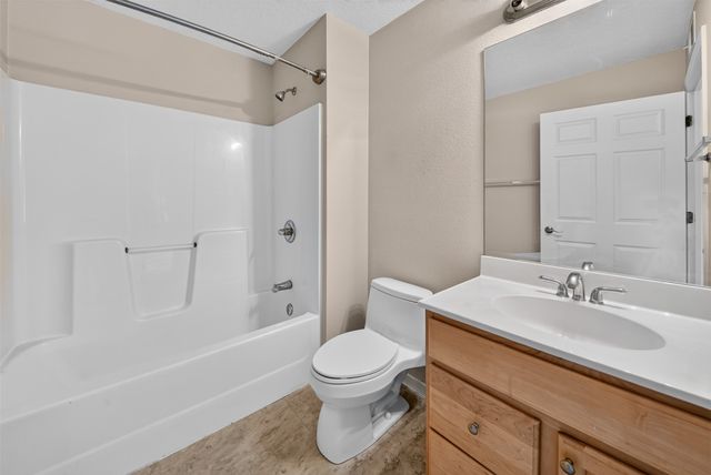 105 NW 8th Street 106, Grimes, IA 50111