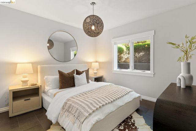 1119 Miller Ave, Berkeley, CA 94708