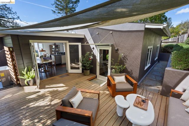 1119 Miller Ave, Berkeley, CA 94708